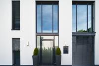 Schwarze Kunststofffenster von PaX