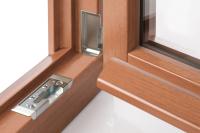 Holzfenster mit eingelassenen Sicherheitsbeschlägen Einbruchhemmung