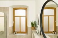 Badfenster mit Milchglas