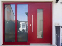 Rote PaXentree Aluminium Haustür von Optima Fenster in Fürth