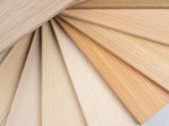 Holzmuster im Fächer angeordnet mit PaXnatura Lasur