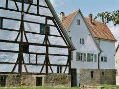 Fachwerkgebäude Bindhof in Metzingen mit Kastenfenstern von PaX aus Kiefer