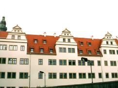 Haus der Kathedrale (Kanzleihaus) mit PaXcontur68 aus Meranti in Dresden