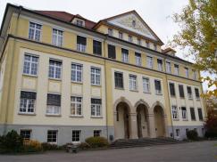 Schulgebäude mit denkmalgerechten PaXretro58 aus Kiefer in Tettnang 