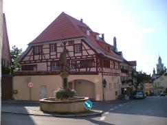 Stadthaus mit denkmalgerechten PaXretro58 Fenstern aus Kiefer in Überlingen