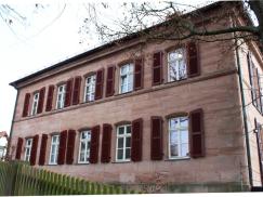 Pfarrhaus von 1847 mit PaXretro68 aus Kiefer in Erlangen