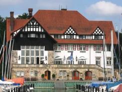 Seglerhaus am Wannsee in Berlin mit PaXcontur68 aus Eiche