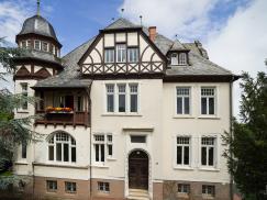 Walmdachvilla von 1902/03 mit PaXretro68 aus Eukalyptus in Wittlich