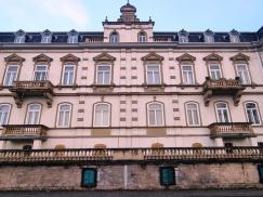 PaXsimplex45 aus Meranti für schlossartiges Doppelwohnhaus in Bingen am Rhein