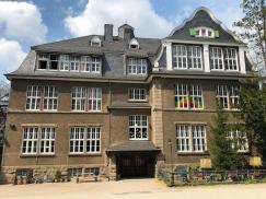 Innenvorfenster PaXcontur78 aus Eiche für Schule in Wülfrath