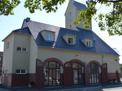 historisches Gebäude Feuerwache Denkmalschutz Holzfenster Holztüren Turm