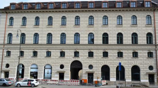PaX-Kastenfenster mit geschlossener Brüstungsfuge im Stadtpalais München