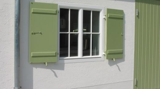 Ehemaliges Frauenlager in Waldkraiburg mit PaXretro58 Holzfenstern