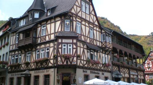 PaXretro58 Fenster aus Kiefer für Hotel Altkölnischer Hof in Bacharach 