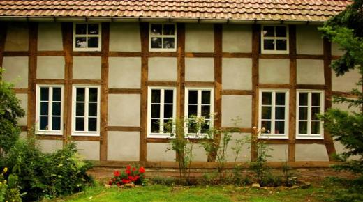 Fachwerkhaus mit PaXretro58 Fenstern aus Kiefer in Vlotho