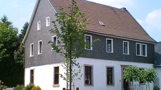 PaXretro58 Fenster aus Eukalyptus für Herrenhaus "Burg" in Kürten-Olpe