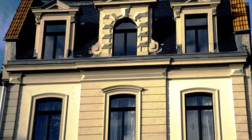 Rekonstruktion der Fenster in einem Jahrhundertwendehaus in Köln