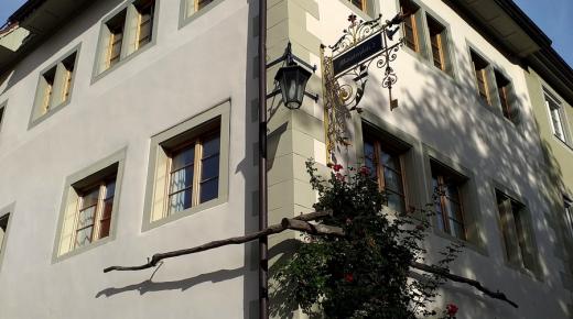 Rekonstruierte Holzfenster vom Typ PaXretro58 für Stadthaus in Überlingen