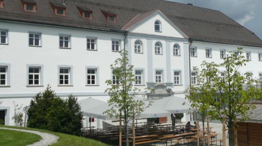 PaXretro58 Holzfenster aus Kiefer für Schlosshotel Herrenchiemsee