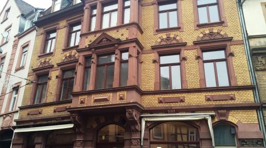 Stadthaus aus der Neorenaissance von 1898 mit PaXcontur68 aus Eukalyptus in Aschaffenburg 