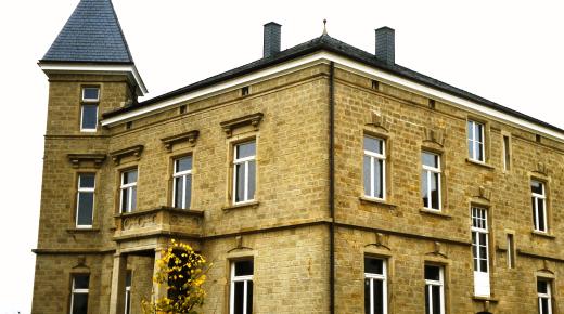 Einbau von historisierenden Fenstern in Villa Dupuis in Waldböckelheim