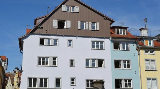 Wohn- und Geschäftshaus mit PaXretro58 aus Eukalyptus in Lindau