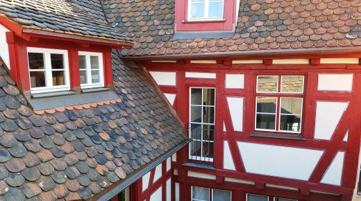 Ausgezeichnete Sanierung eines Fachwerkhauses mit PaXretro58 aus Kiefer in Ulm Innenhof