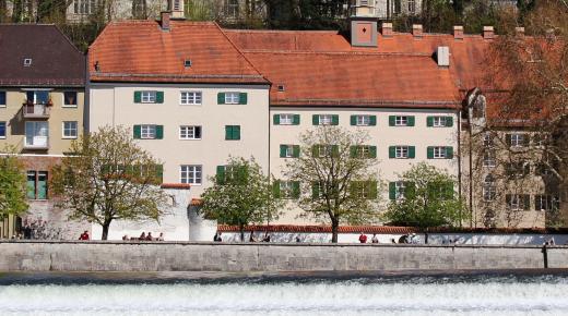 Ehemaliges Kloster Landsberg aus 1500 mit PaX Kastenfenstern aus Fichte