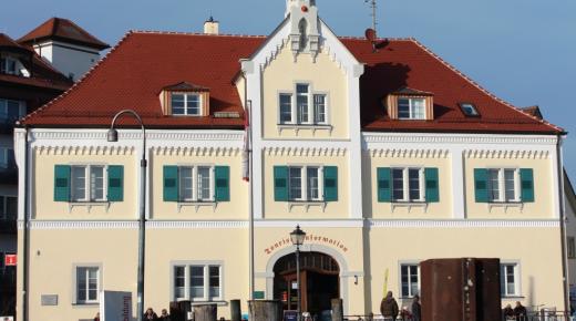 Ehemaliges Zollhaus mit PaXretro68 aus Lärche in Langenargen