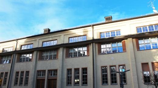 Historische Turnhalle mit PaXretro68 aus Eukalyptus in München