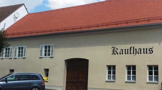 Marktbürgerliches Gebäude aus dem 16. Jhd mit PaXretro58 Fenster aus Kiefer