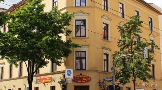 Neorenaissance Eckgebäude mit PaXretro68 aus Kiefer in München