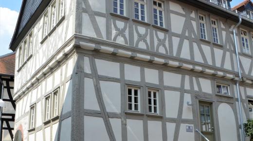 PaXpur58 Fenster aus Kiefer für ein Fachwerkhaus von 1656 in Hofheim