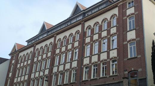 PaXcontur68 aus Eukalyptus für Schule in Solingen