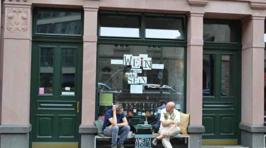 Holz-Haustüren in grün in Frankfurt am Main