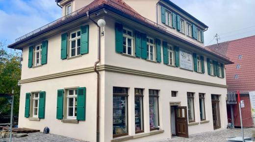 Vielseitig genutztes Gebäude mit PaXpur68 aus Eukalyptus in Forchtenberg