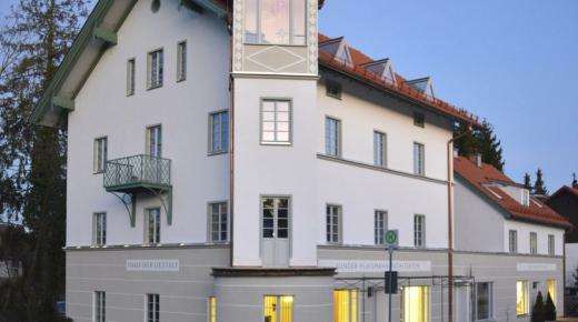 Denkmalgerechte PaXpur68 Fenster in Wohn- und Geschäftshaus in Utting am Ammersee