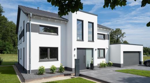 Einfamilienhaus Neubau mit Kunststofffenstern von PaX