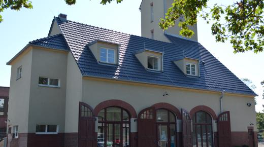 historisches Gebäude Feuerwache Denkmalschutz Holzfenster Holztüren Turm
