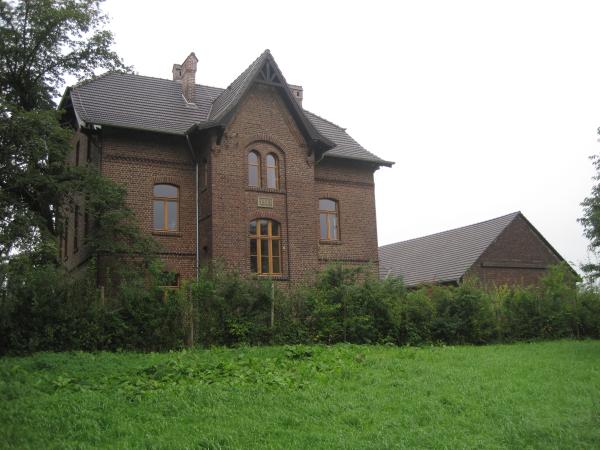 Neue Holzfenster für historische Hofanlage in Leverkusen