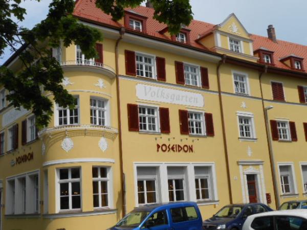 Siedlungsgebäude mit PaXretro58 Fenstern aus Eukalyptus in Erlangen 