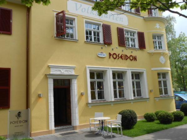 Siedlungsgebäude mit PaXretro58 Fenstern aus Eukalyptus in Erlangen 