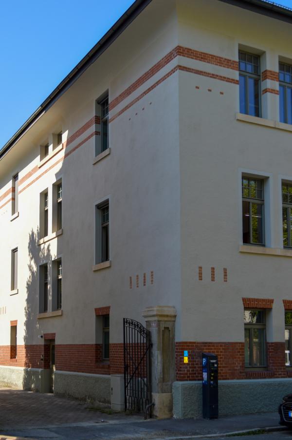 Denkmalgerechte Fenster PaXretro78 für Amtsgericht in Tübingen Einfahrt