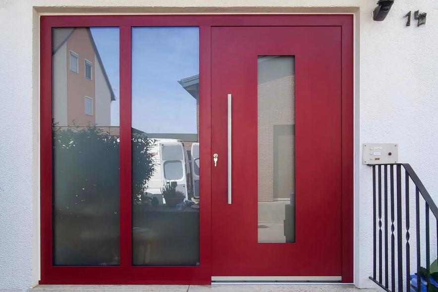 Rote PaXentree Aluminium Haustür von Optima Fenster in Fürth