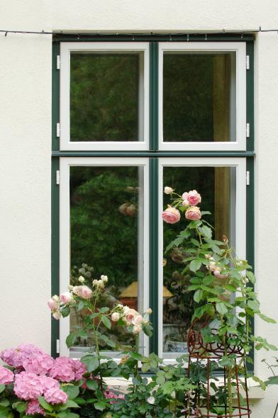 Weiße Kastenfenster von PaX