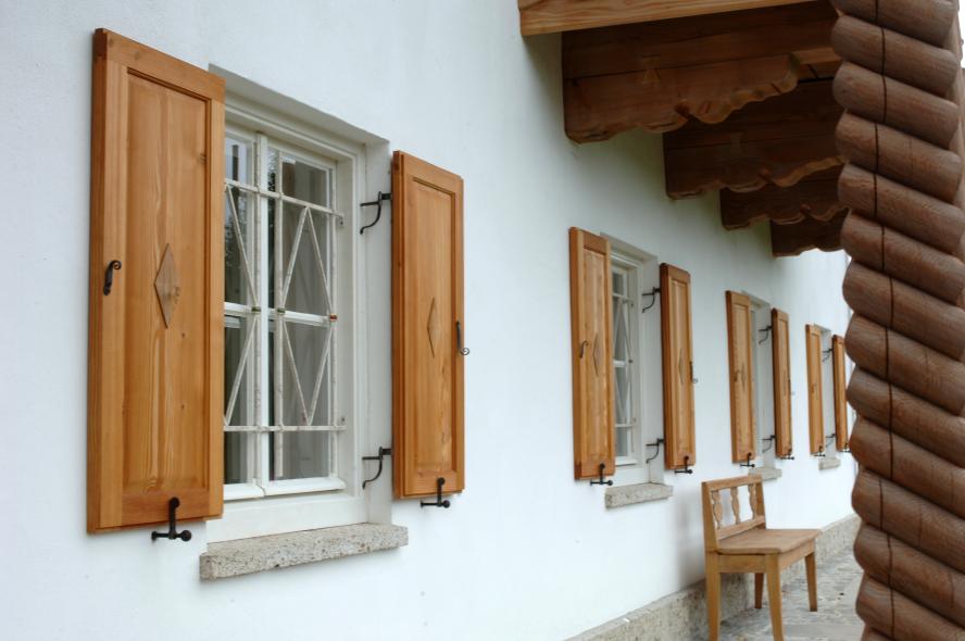 PaX-Kastenfenster aus Eiche für ein Bauernhaus in Bernau