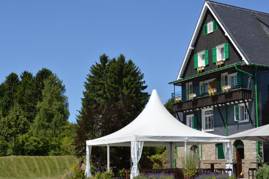 Bergisches Fachwerkgebäude mit PaXcontur68 aus Lärche in Wermelskirchen 