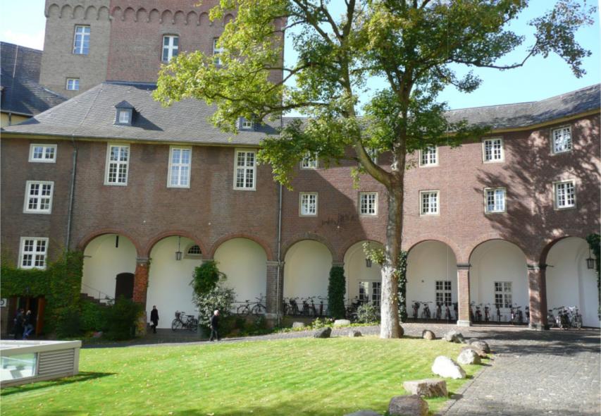 Neue PaXcontur 68 Eukalyptus-Fenster in Schloss Schwanenburg in Kleve