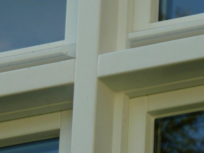 Neue PaXcontur 68 Eukalyptus-Fenster in Schloss Schwanenburg in Kleve Detailaufnahme