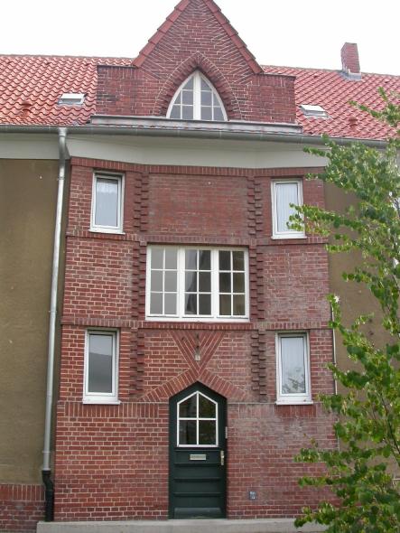 Historisierende PaXretro58 und rekonstruierte Haustür für Siedlungsgebäude in Bielefeld